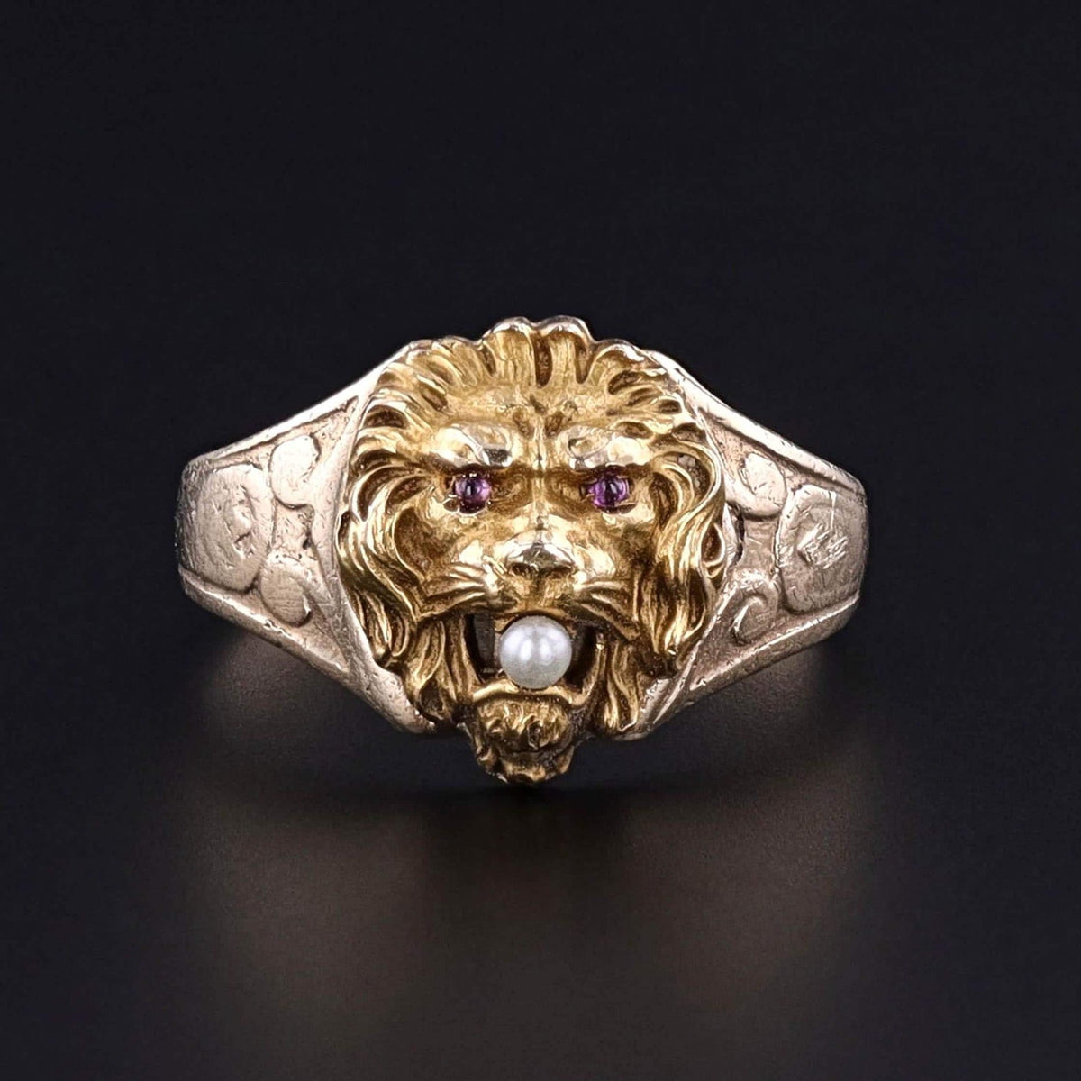Antique Lion Ring of 14k Gold - Trademark Antiques