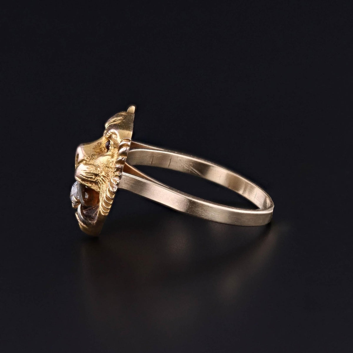 Antique Lion Ring of 14k Gold - Trademark Antiques