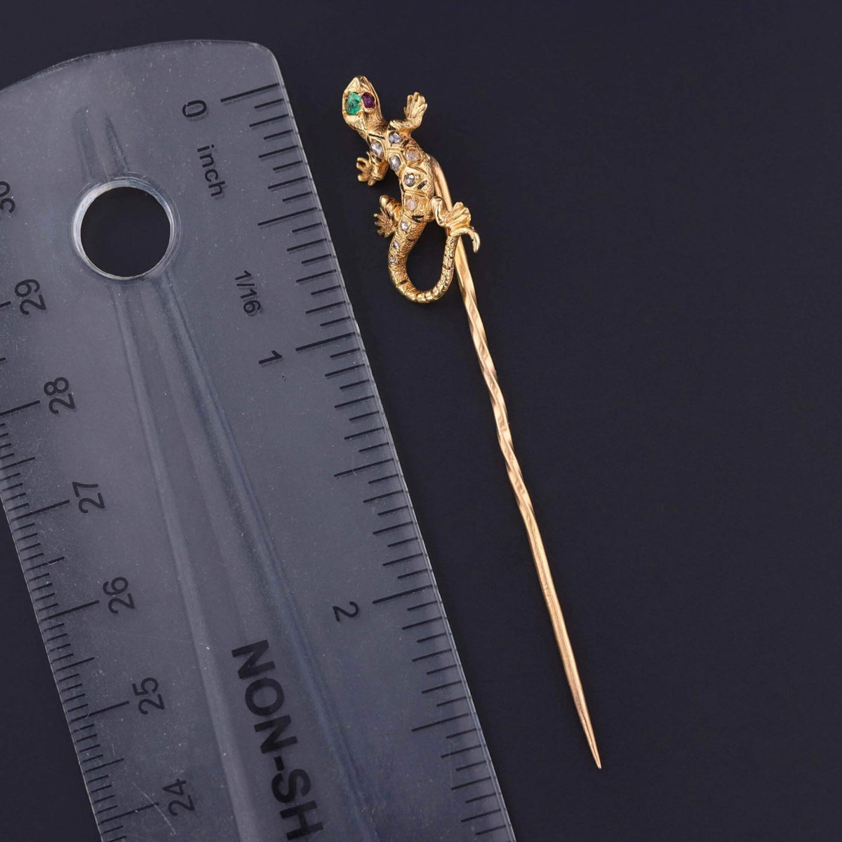 Antique Lizard Stickpin of 18k Gold - Trademark Antiques