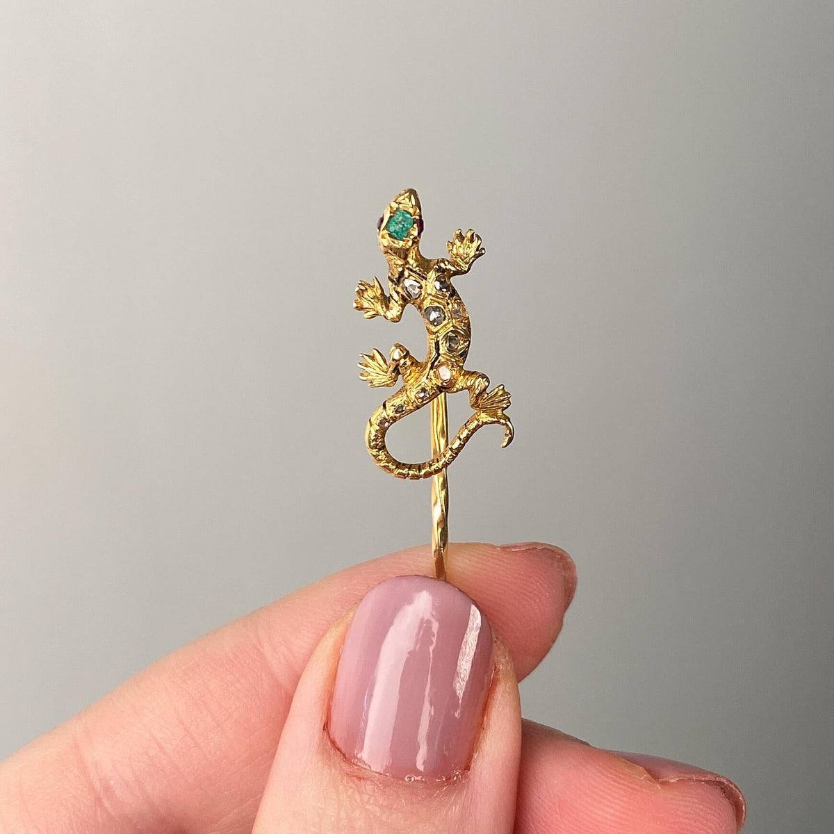 Antique Lizard Stickpin of 18k Gold - Trademark Antiques