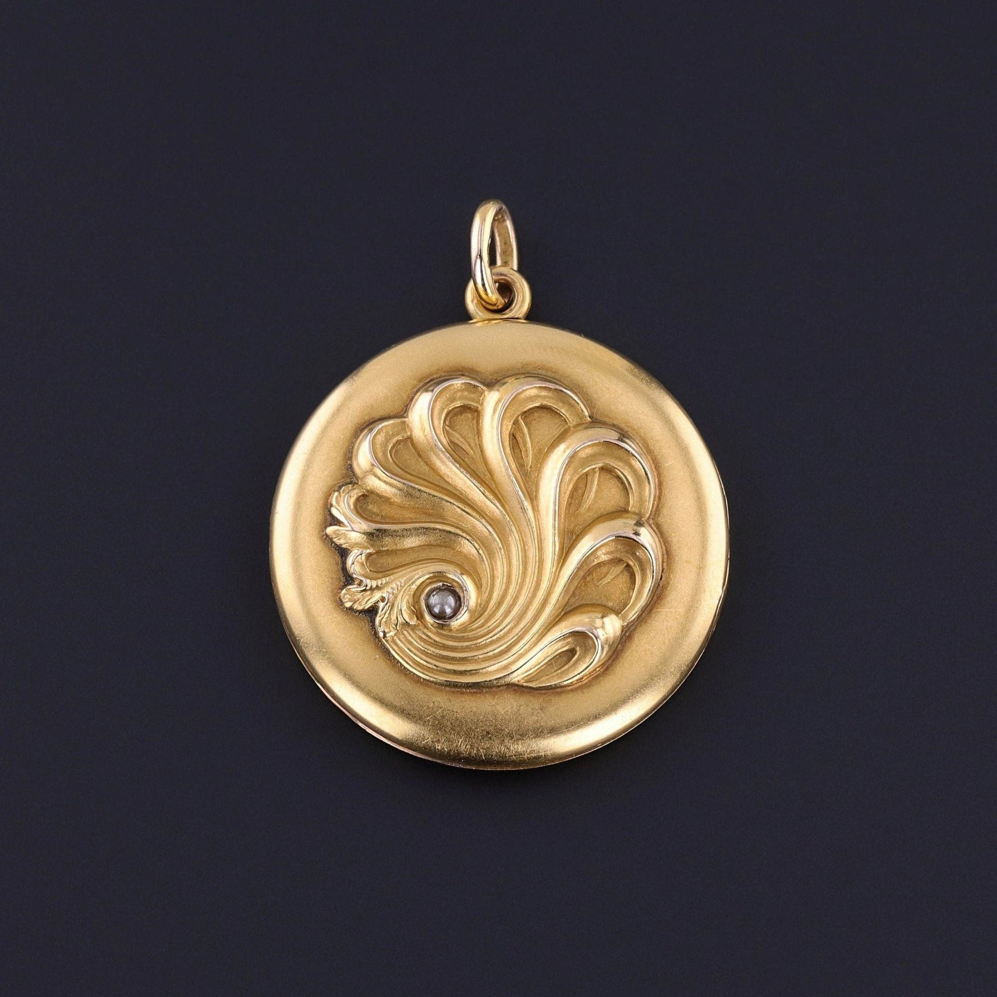 Antique Locket of 10k Gold - Trademark Antiques