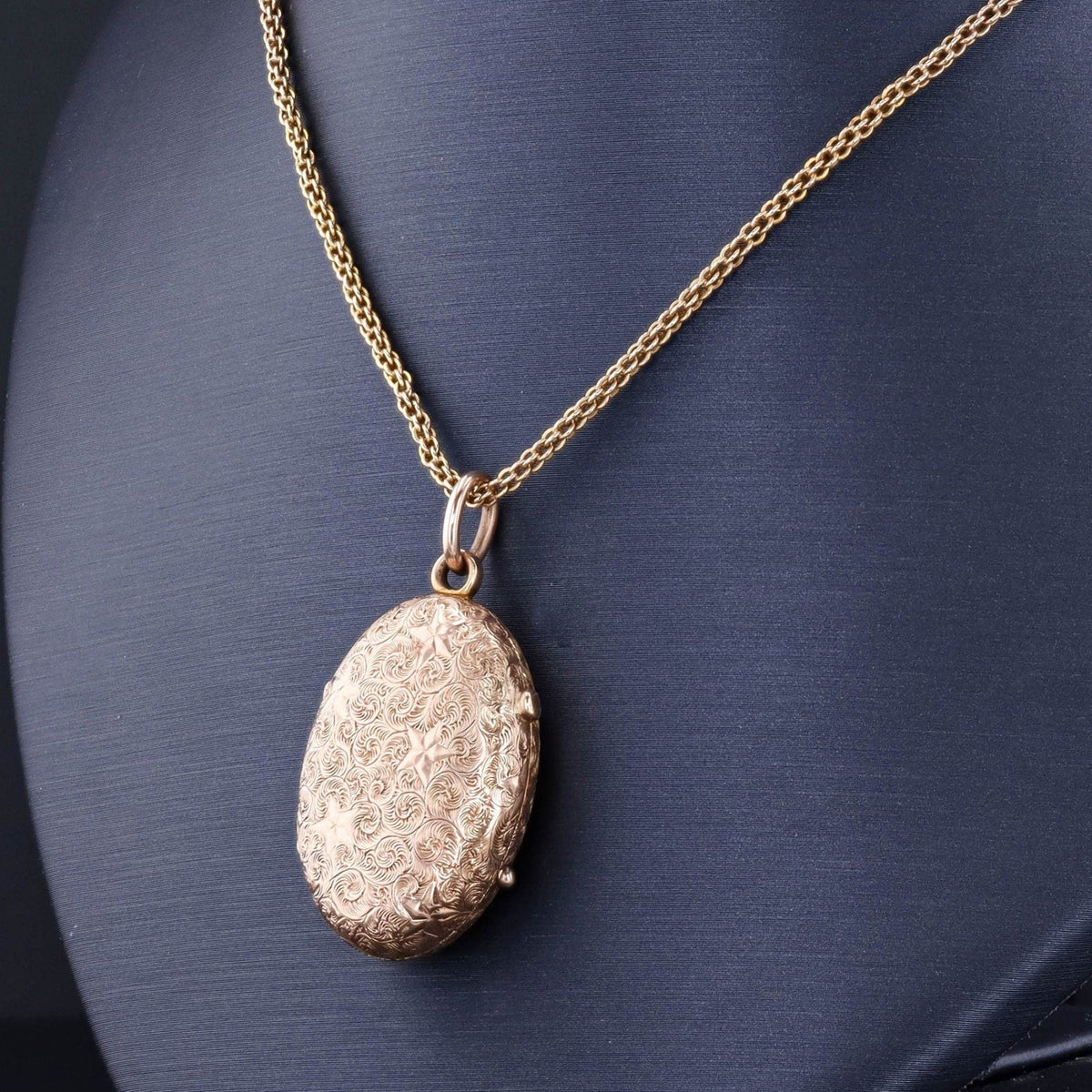 Antique Locket of 10k Gold - Trademark Antiques