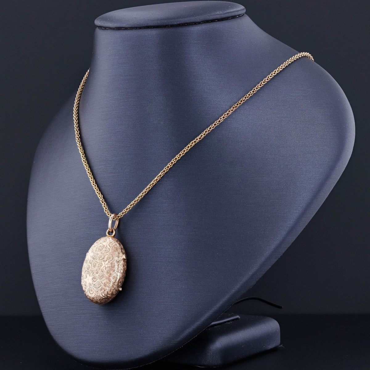 Antique Locket of 10k Gold - Trademark Antiques