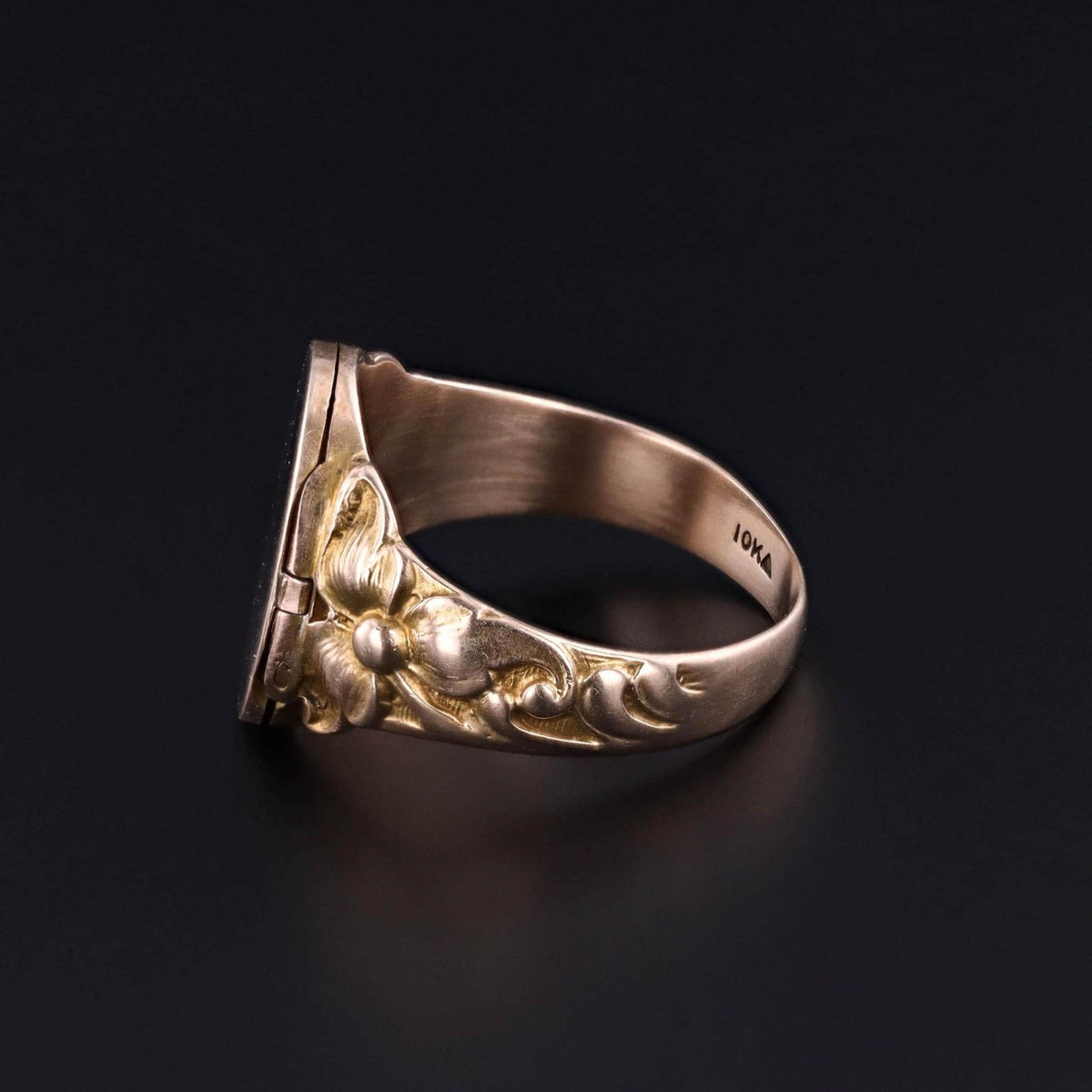 Antique Locket Ring of 10k Gold - Trademark Antiques