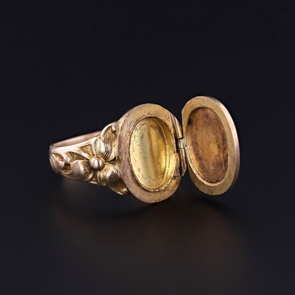 Antique Locket Ring of 10k Gold - Trademark Antiques