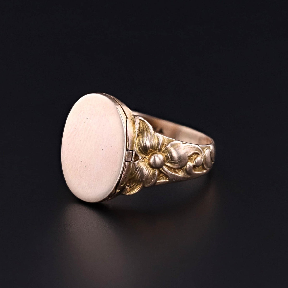 Antique Locket Ring of 10k Gold - Trademark Antiques