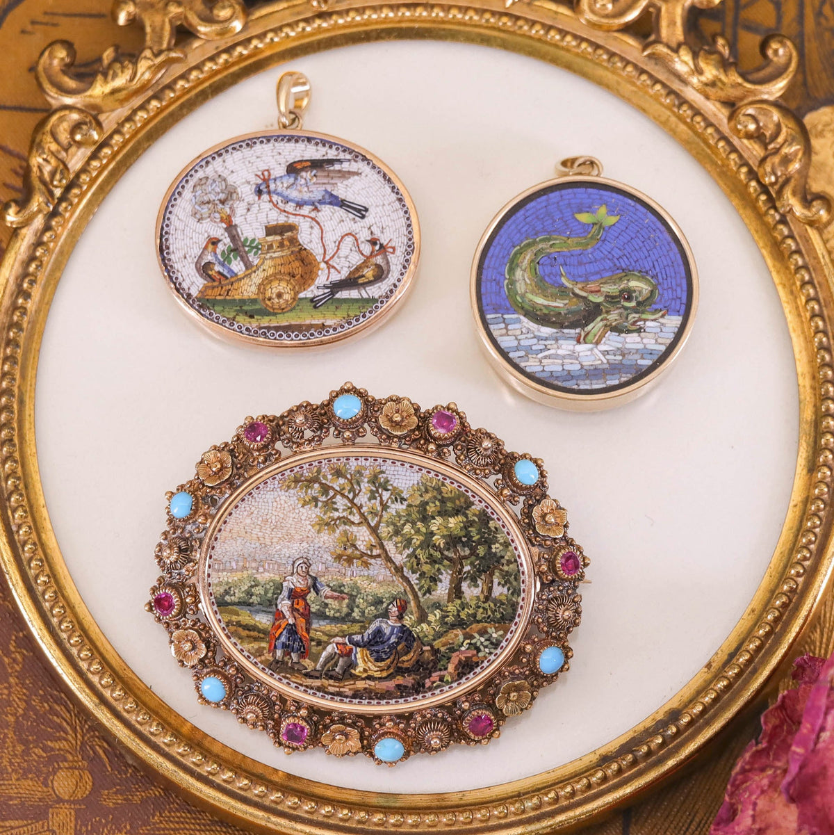 Antique Micromosaic Brooch of 18k Gold - Trademark Antiques
