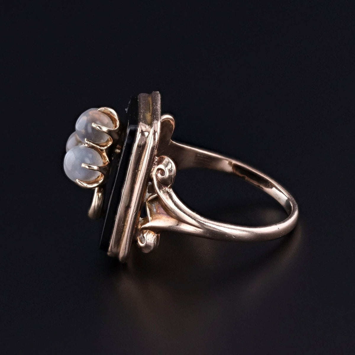Antique Moonstone and Onyx Ring of 10k Gold - Trademark Antiques
