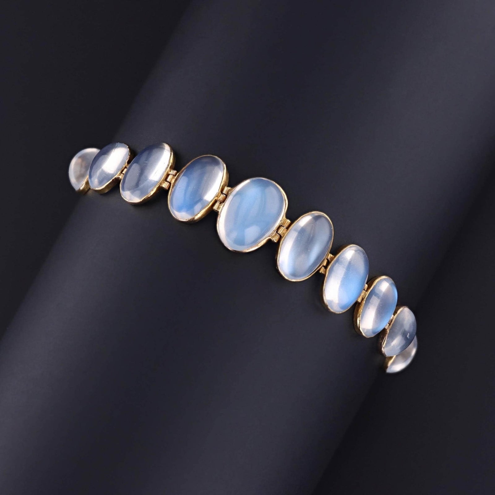Antique Moonstone Bracelet of 9ct Gold - Trademark Antiques