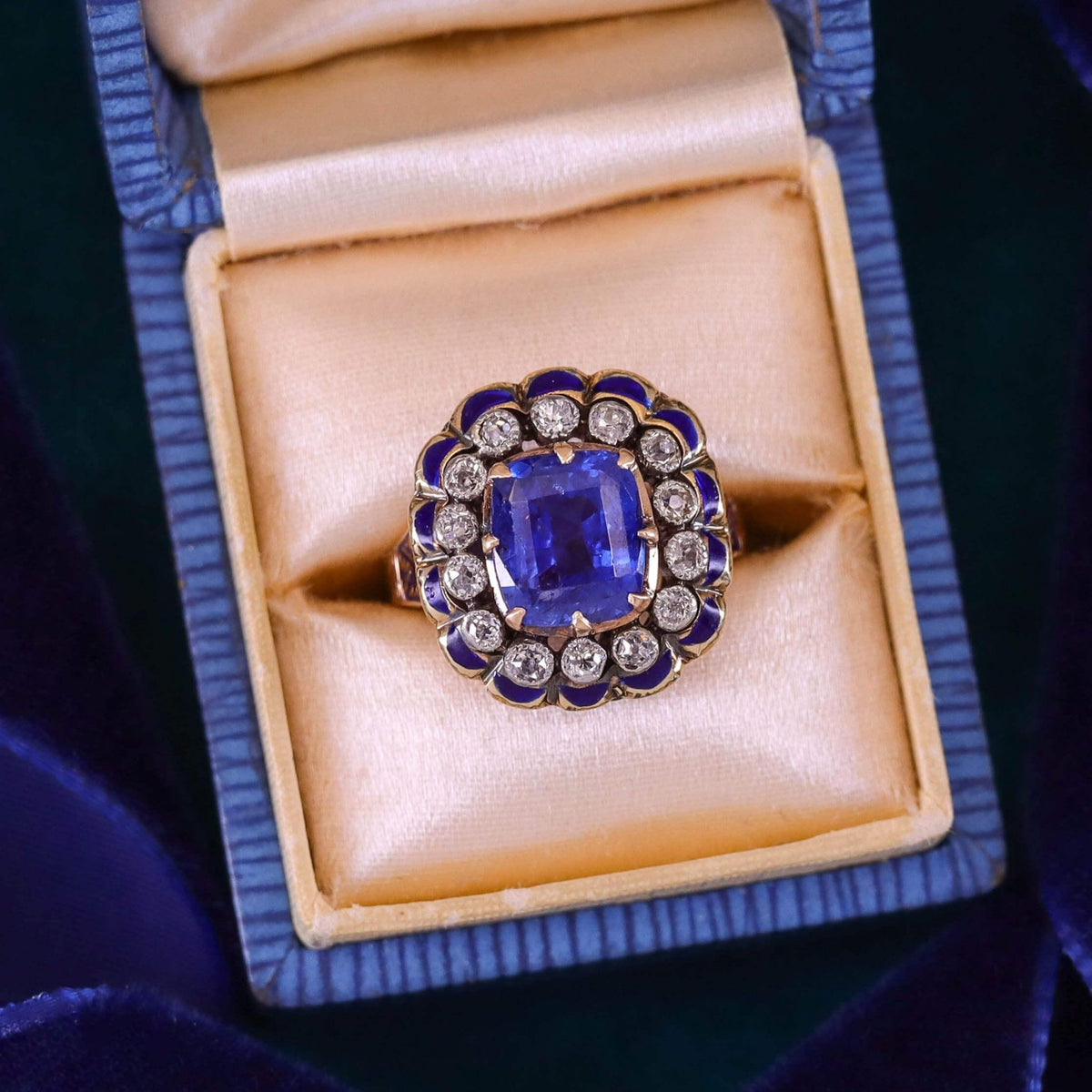 Antique Natural Untreated Sapphire Ring of 14k Gold with GIA Cert. - Trademark Antiques