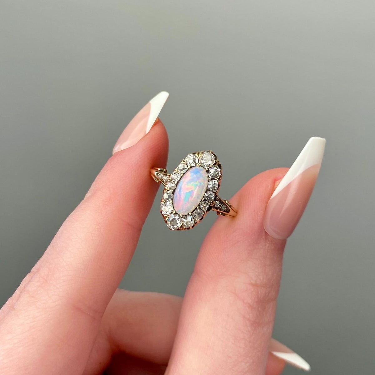 Antique Opal and Diamond Ring of 18k Gold - Trademark Antiques