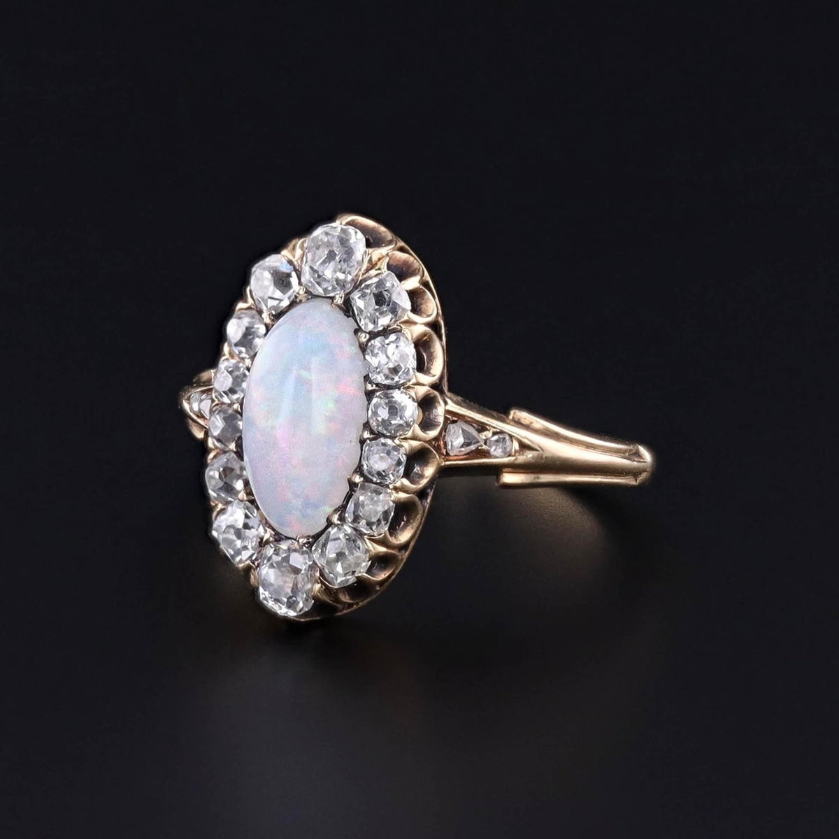 Antique Opal and Diamond Ring of 18k Gold - Trademark Antiques