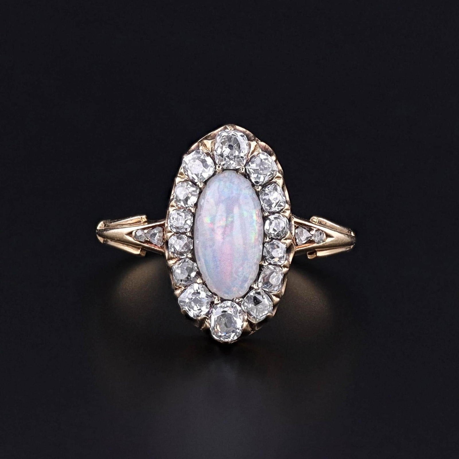 Antique Opal and Diamond Ring of 18k Gold - Trademark Antiques