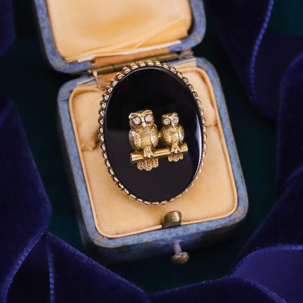 Antique Owl Onyx Ring of 10k Gold - Trademark Antiques