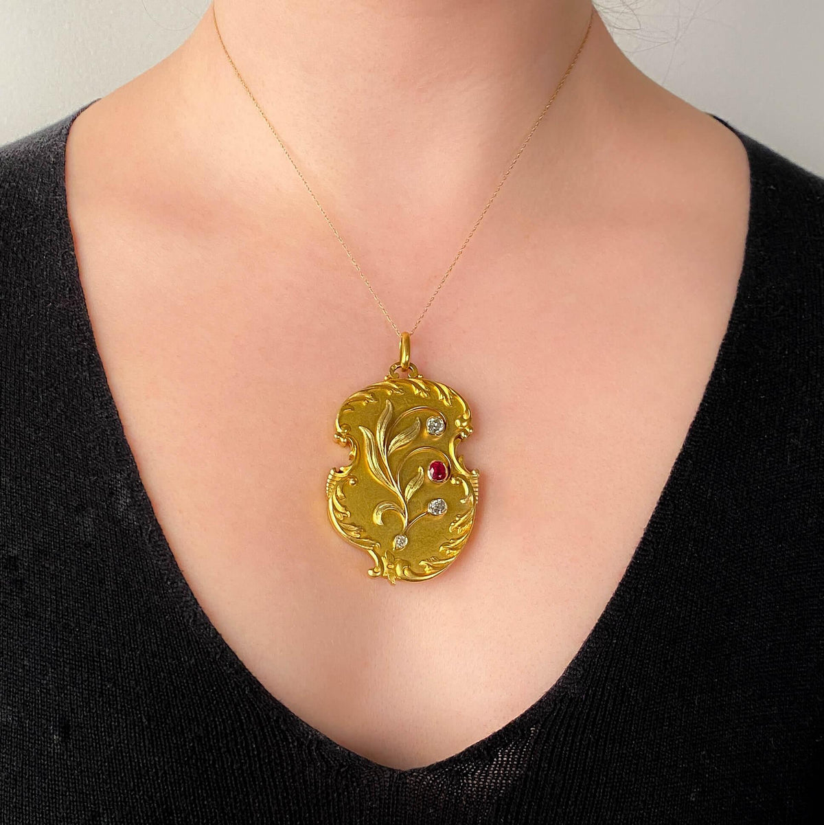 Antique Ruby and Diamond Locket of 14k and 18k Gold - Trademark Antiques