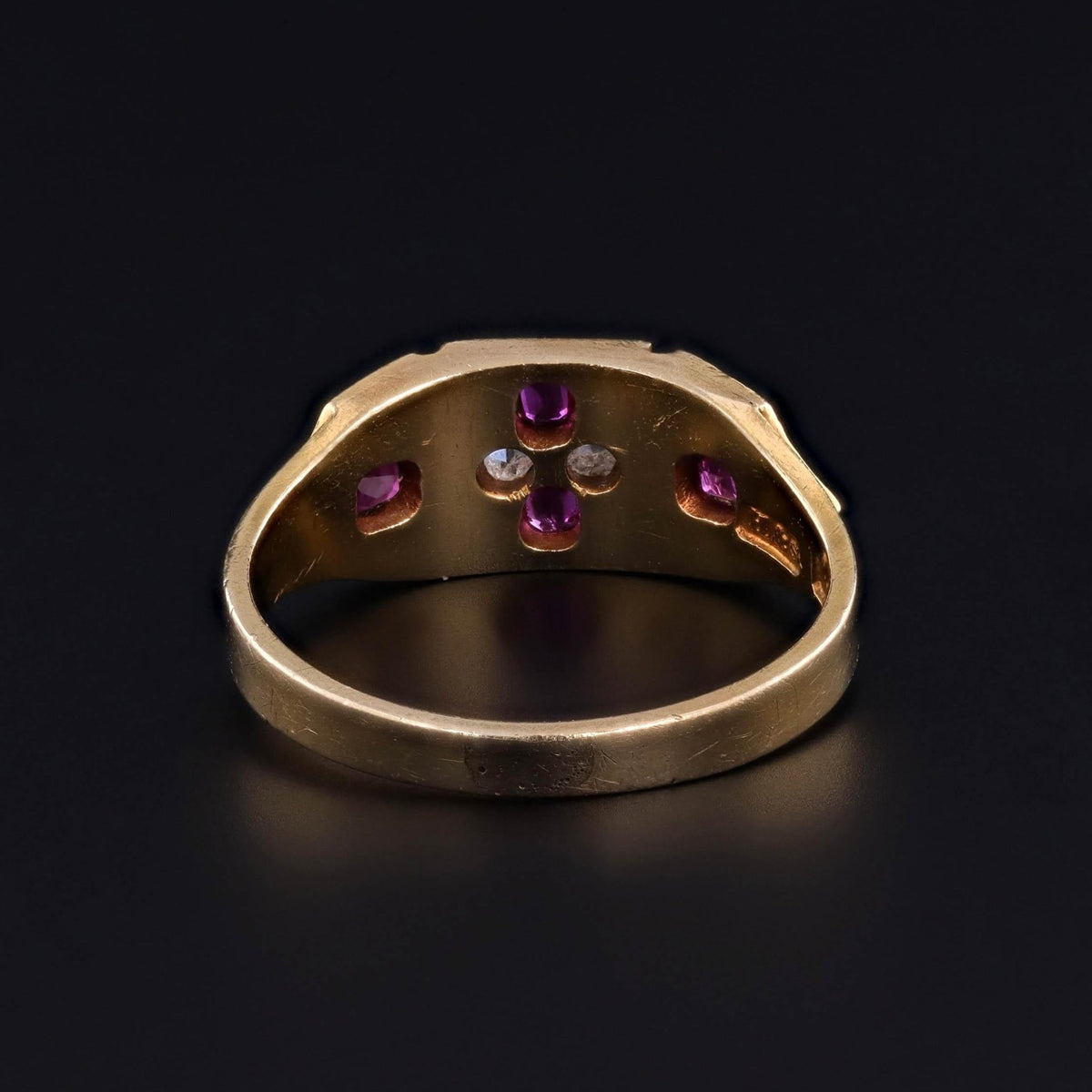 Antique Ruby and Diamond Ring of 18k Gold - Trademark Antiques