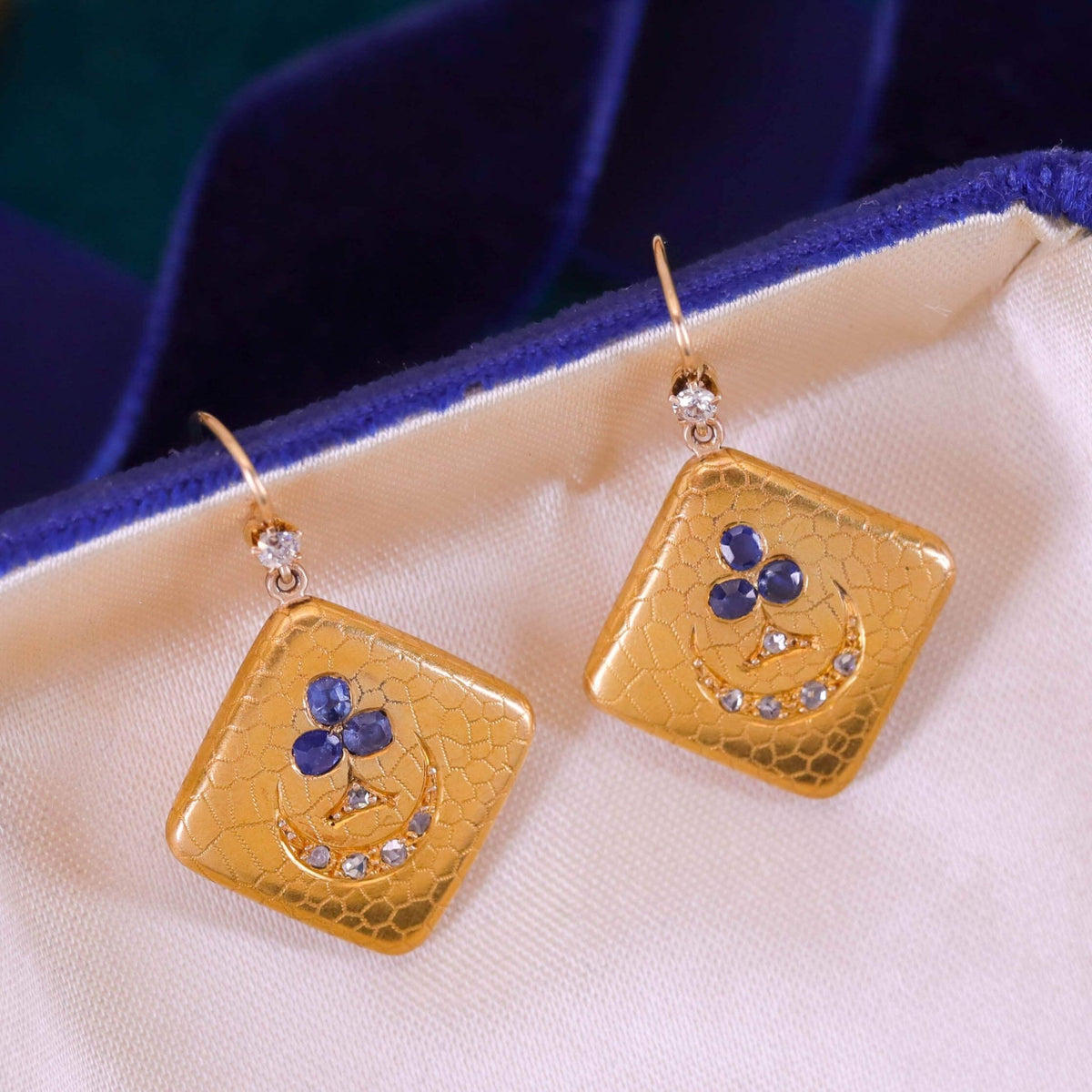 Antique Sapphire and Diamond Earrings of 18k Gold - Trademark Antiques
