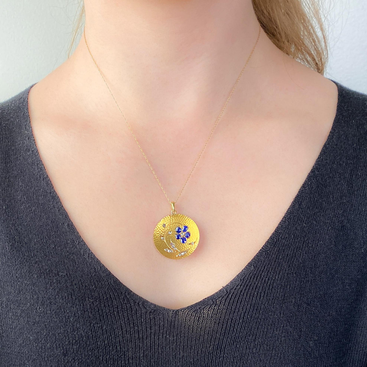 Antique Sapphire Flower Pendant of 18k Gold - Trademark Antiques