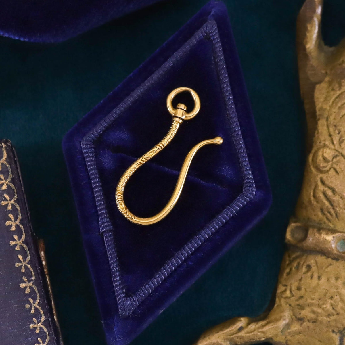 Antique Shepherd's Hook Clasp or Charm Holder of 18k Gold - Trademark Antiques