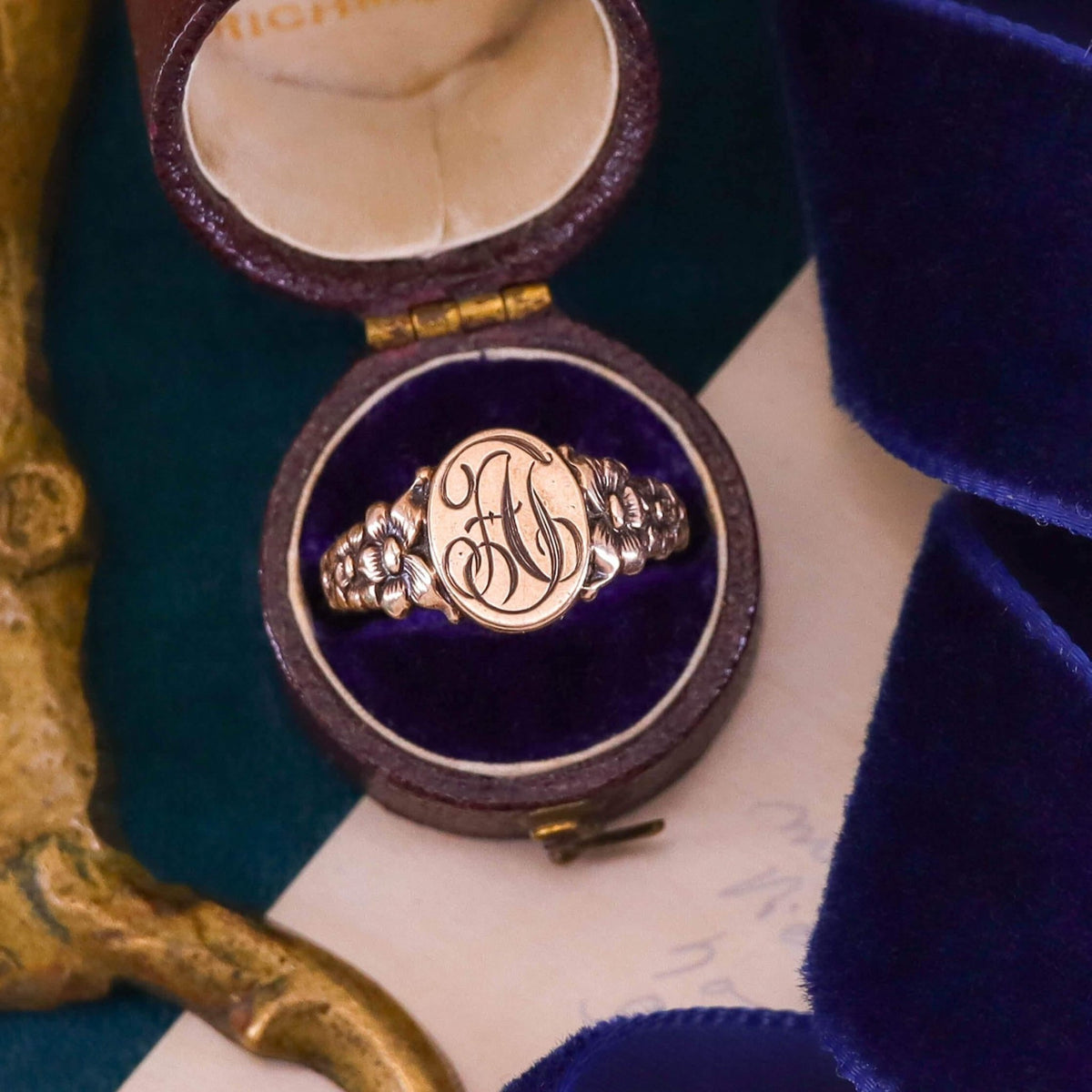 Antique Signet Ring of 10k Gold - Trademark Antiques