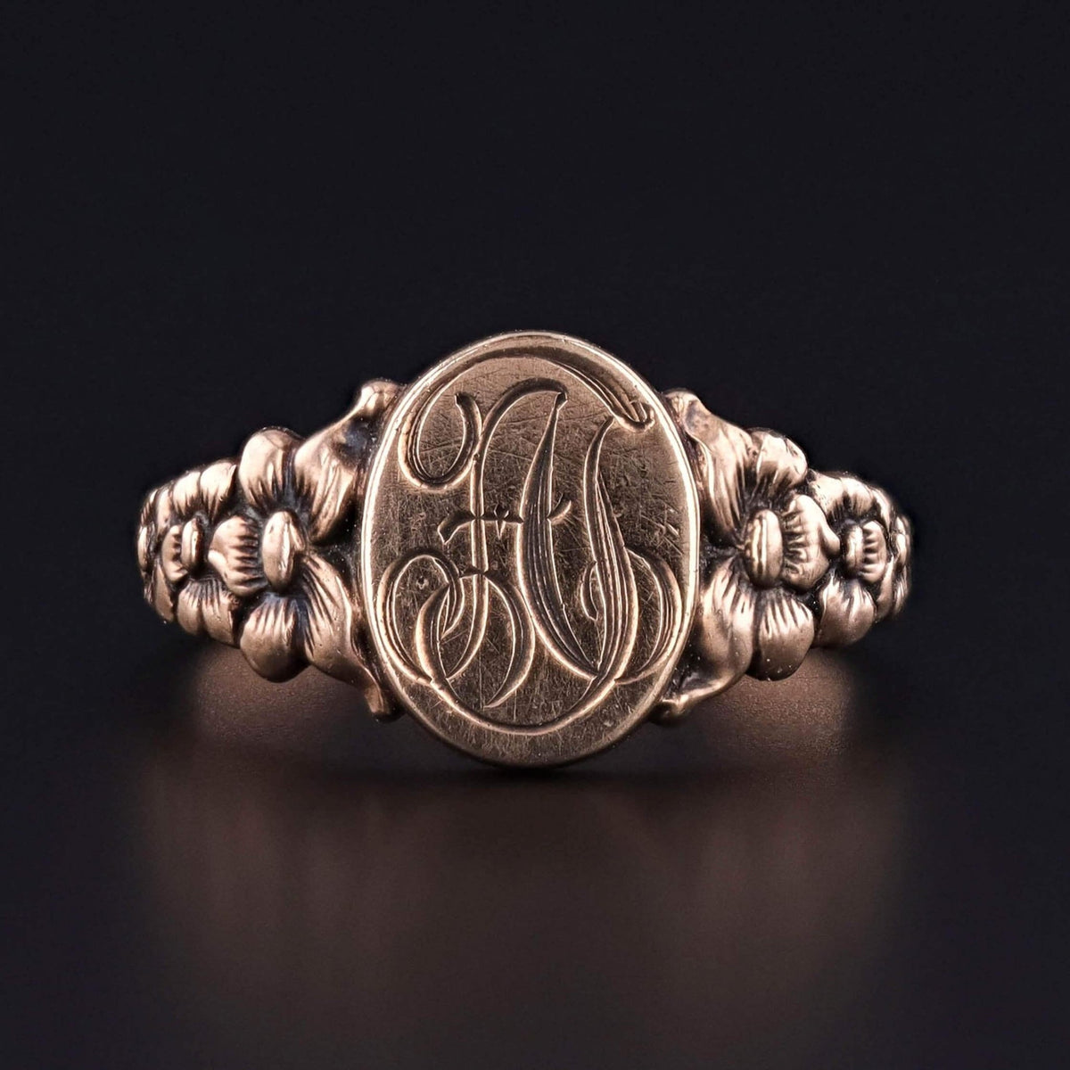 Antique Signet Ring of 10k Gold - Trademark Antiques