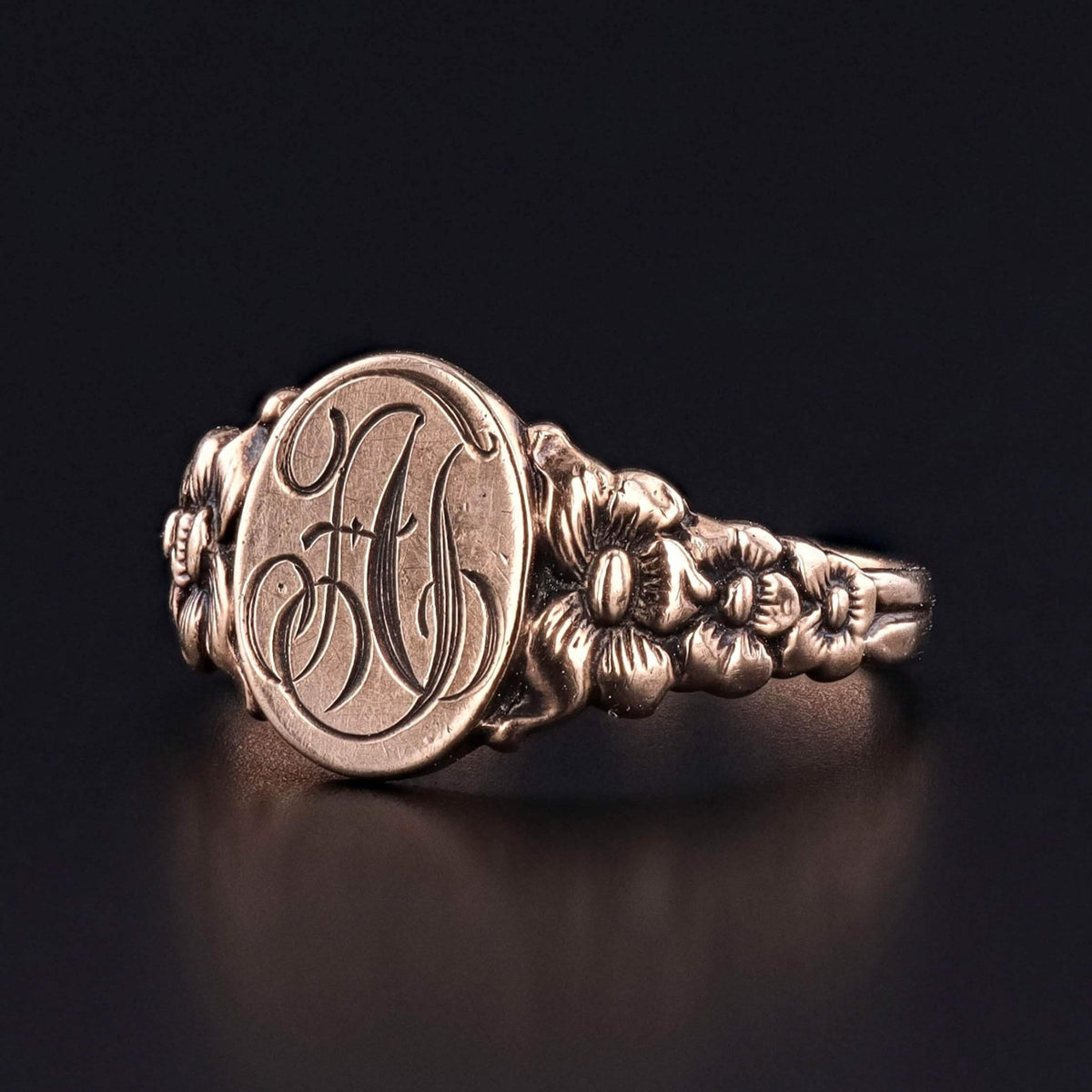Antique Signet Ring of 10k Gold - Trademark Antiques