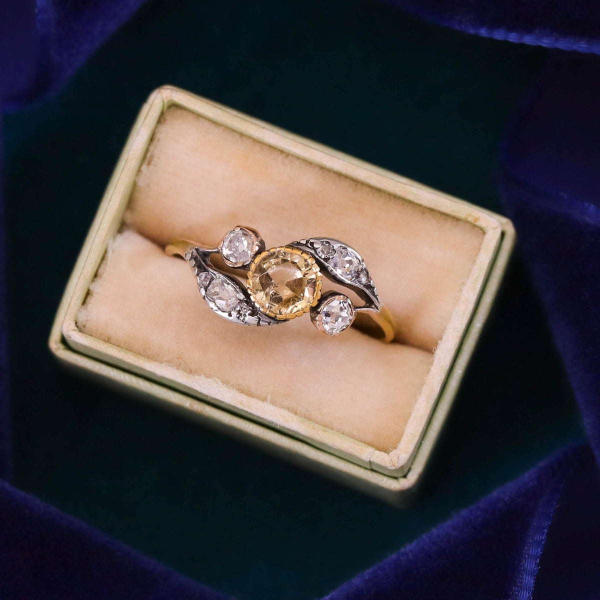 Antique Topaz and Diamond Ring of 18k Gold - Trademark Antiques