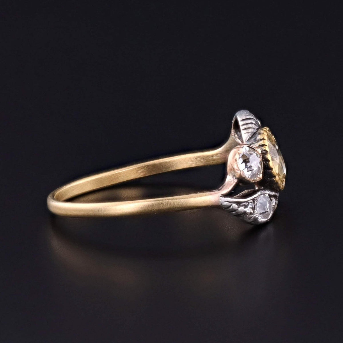 Antique Topaz and Diamond Ring of 18k Gold - Trademark Antiques