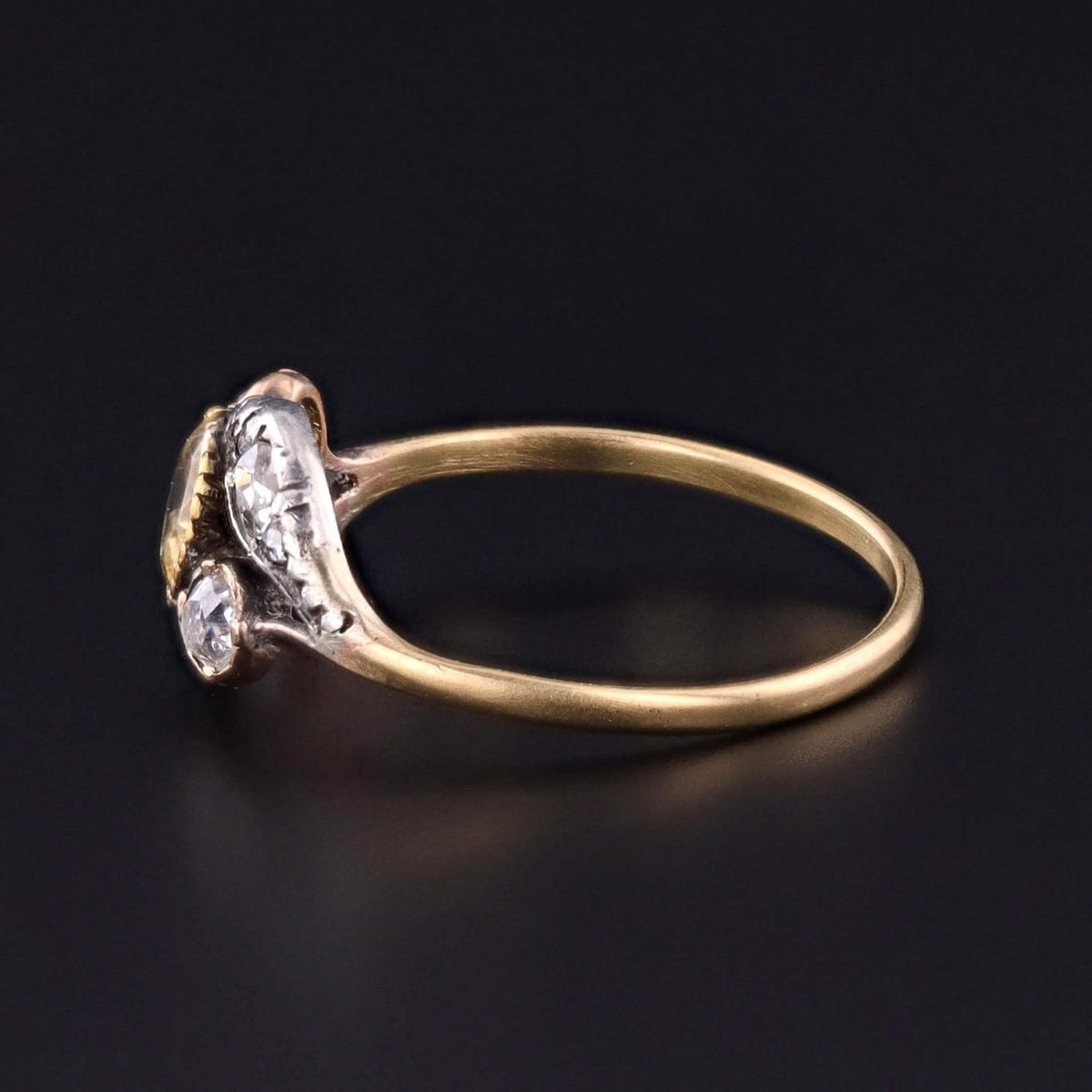 Antique Topaz and Diamond Ring of 18k Gold - Trademark Antiques