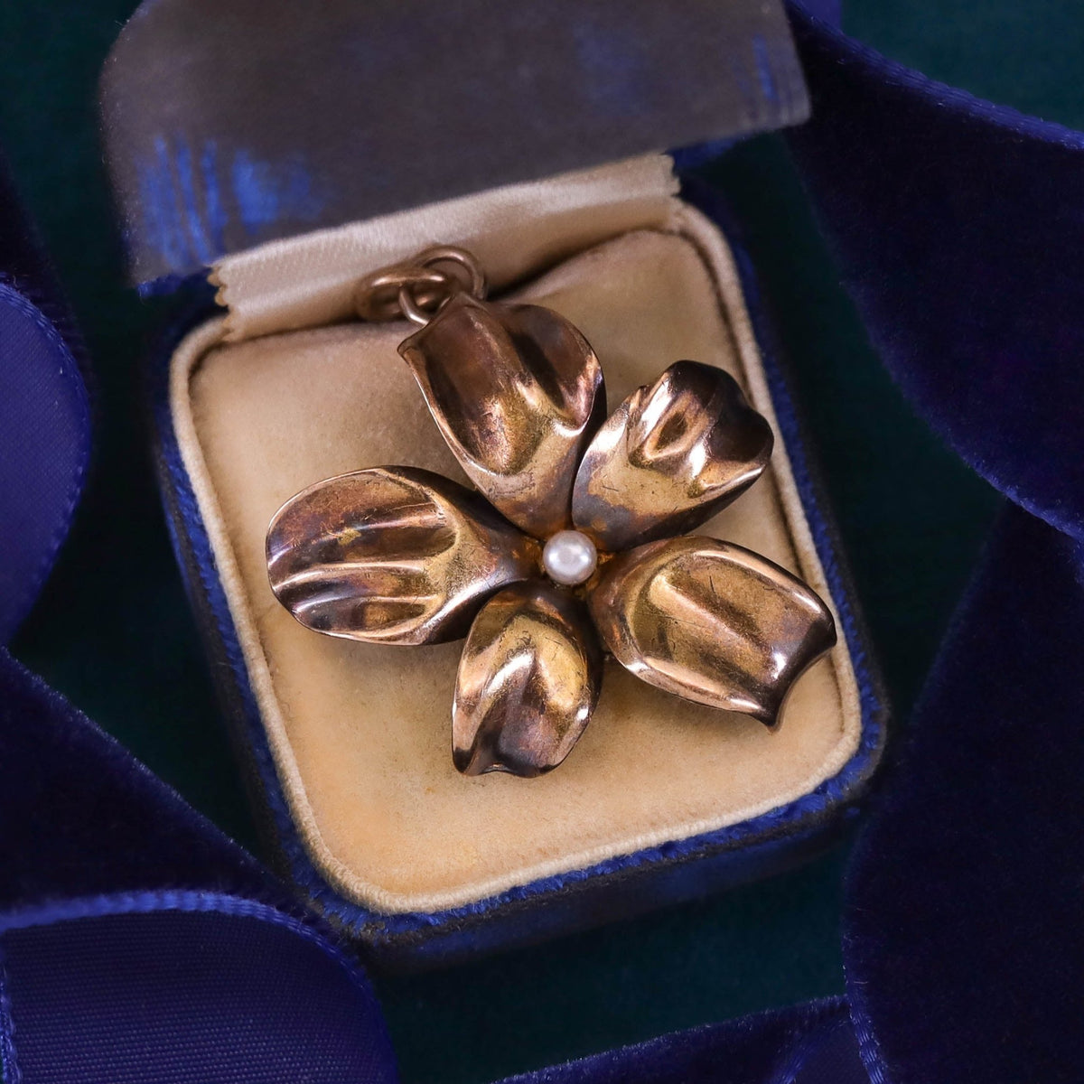 Antique Violet Pendant Brooch of 14k Gold - Trademark Antiques