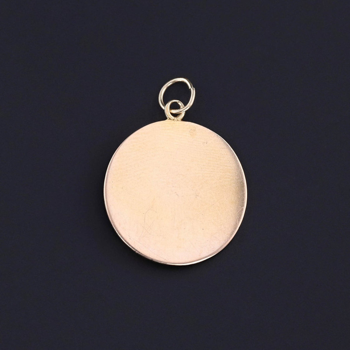 Antique Woman Pendant of 18k Gold - Trademark Antiques