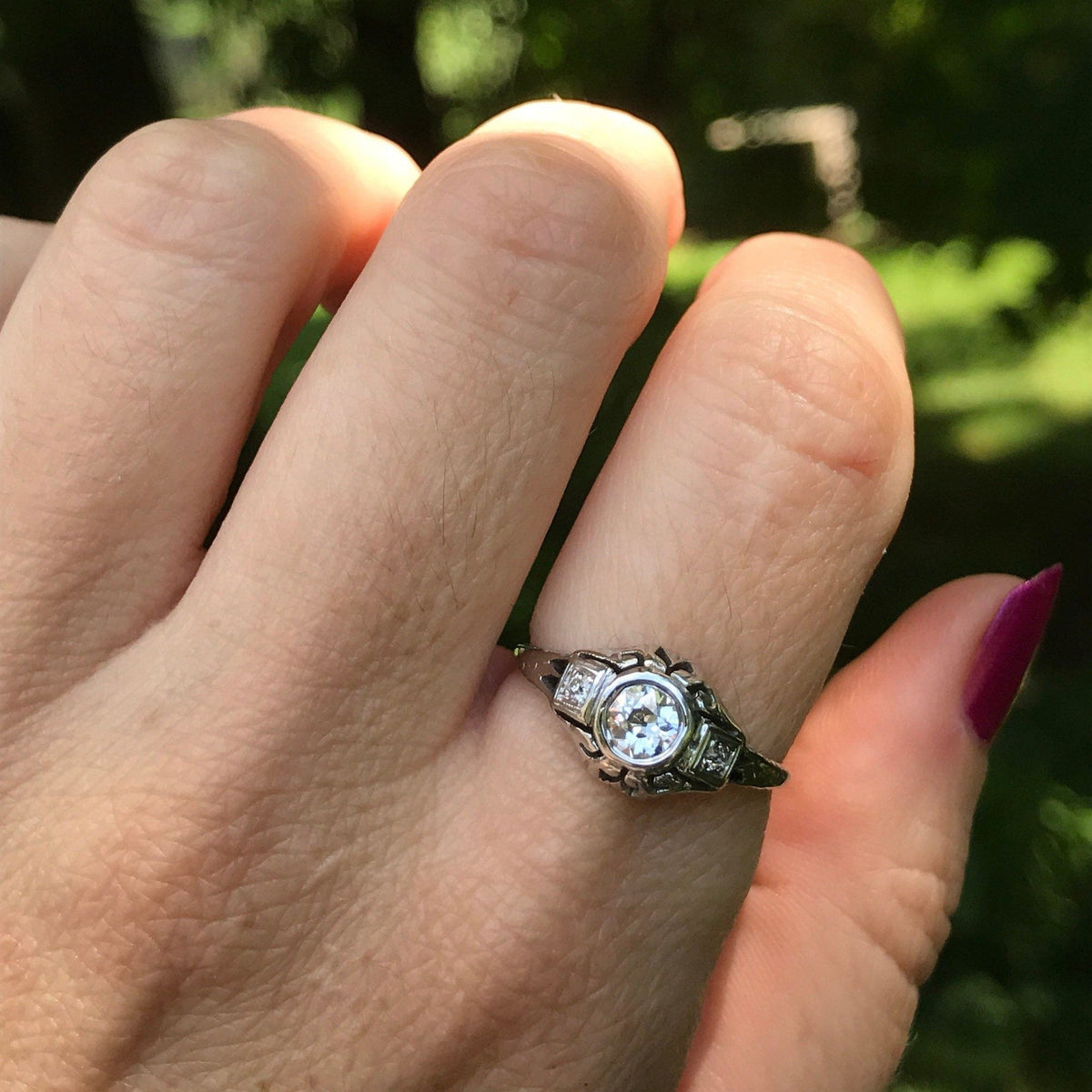 Art Deco Diamond Engagement Ring of 18k White Gold - Trademark Antiques