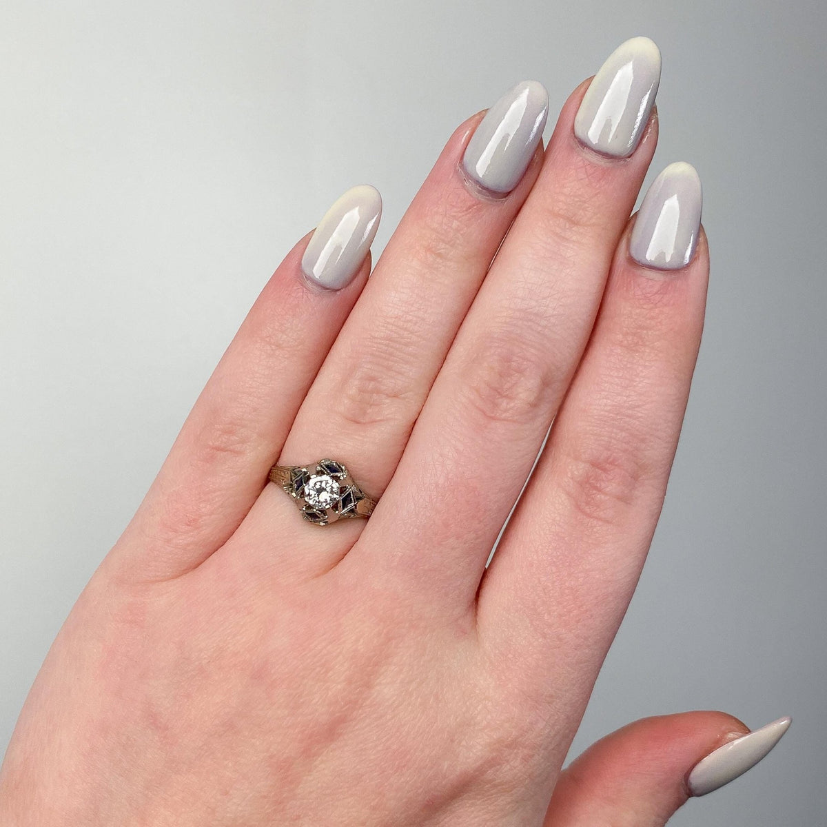 Art Deco Diamond Engagement Ring of 18k White Gold - Trademark Antiques