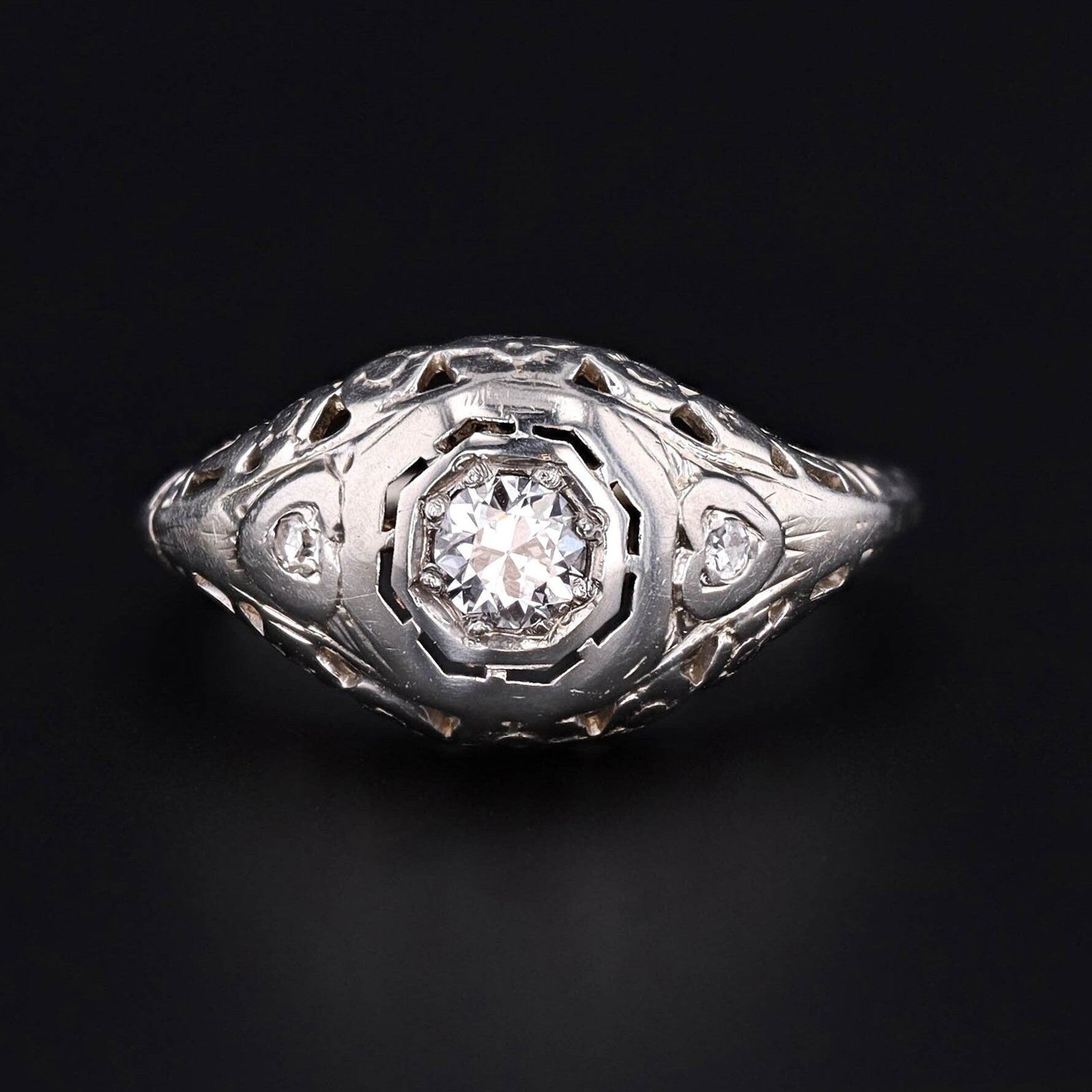 Art Deco Diamond Filigree Engagement Ring of 18k White Gold - Trademark Antiques