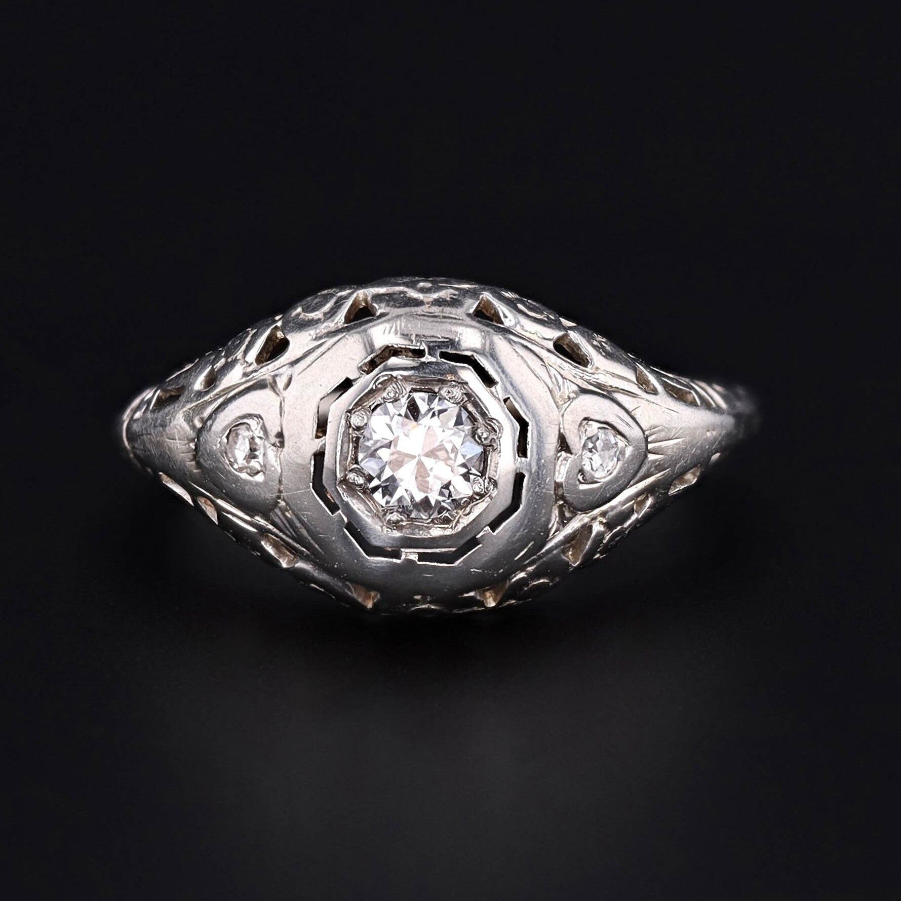 Art Deco Diamond Filigree Engagement Ring of 18k White Gold - Trademark Antiques