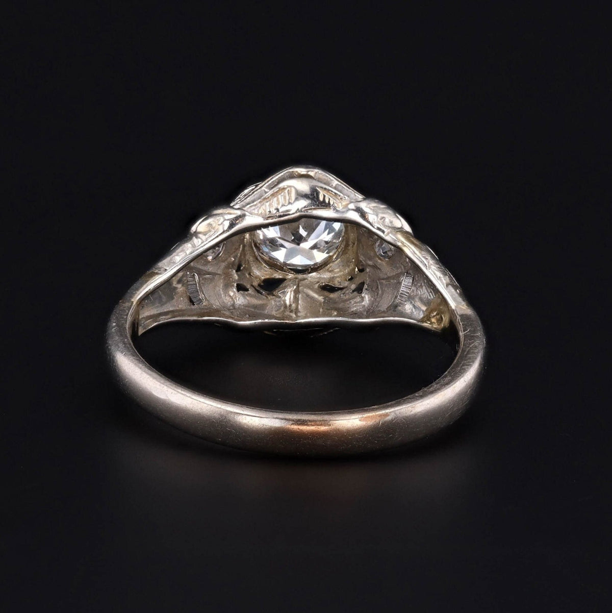 Art Deco Diamond Filigree Ring of 18k White Gold - Trademark Antiques