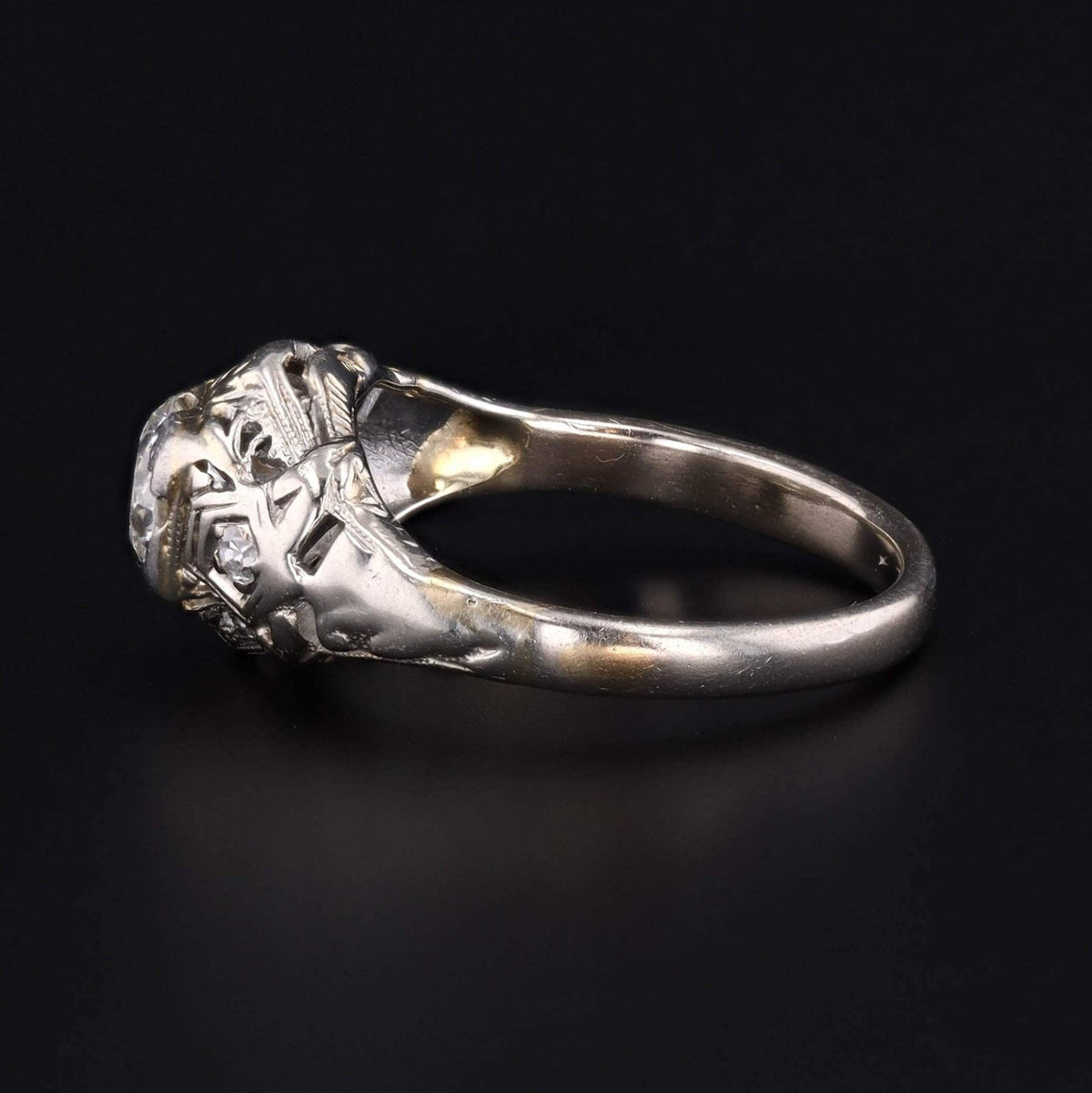 Art Deco Diamond Filigree Ring of 18k White Gold - Trademark Antiques