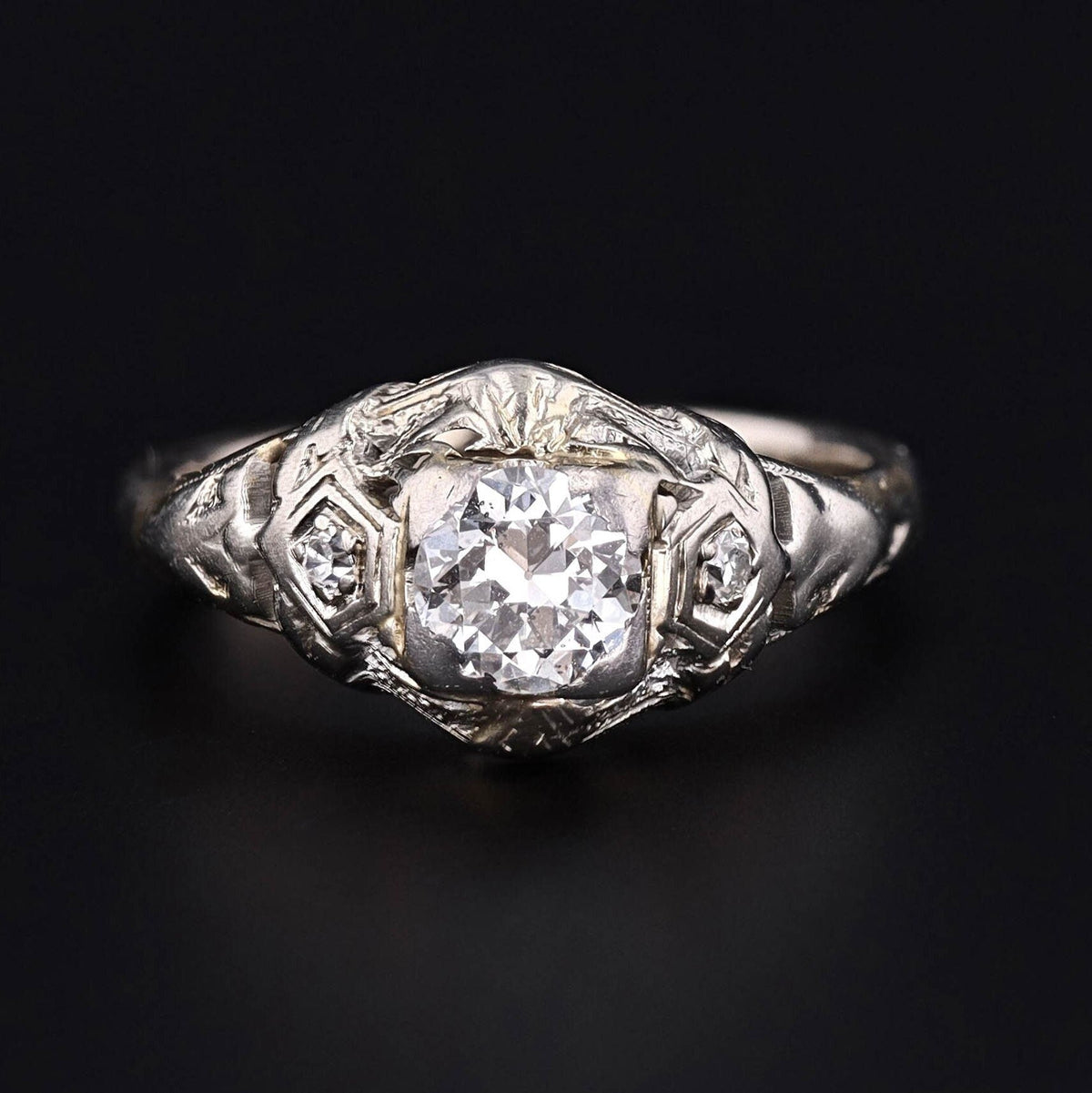 Art Deco Diamond Filigree Ring of 18k White Gold - Trademark Antiques