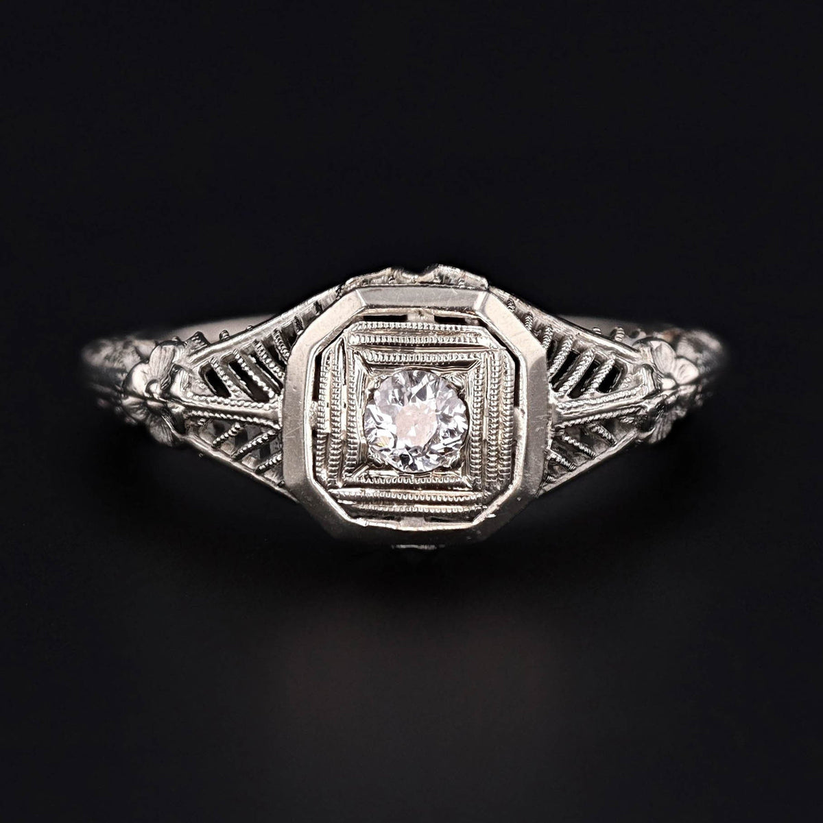 Art Deco Filigree Diamond Ring of 18k White Gold - Trademark Antiques