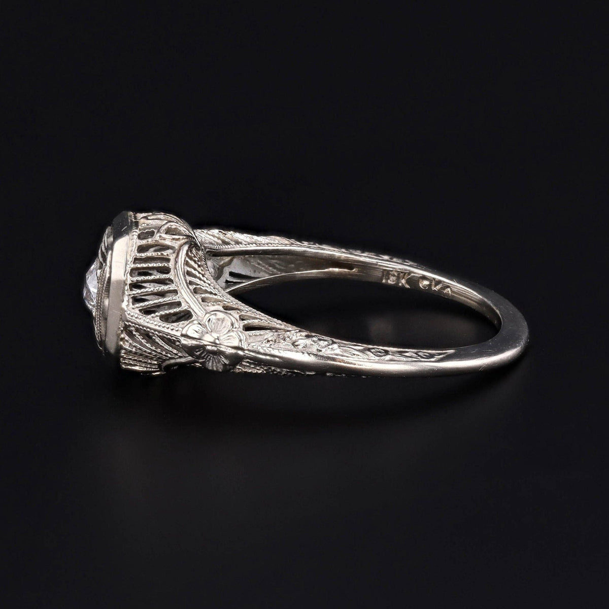 Art Deco Filigree Diamond Ring of 18k White Gold - Trademark Antiques