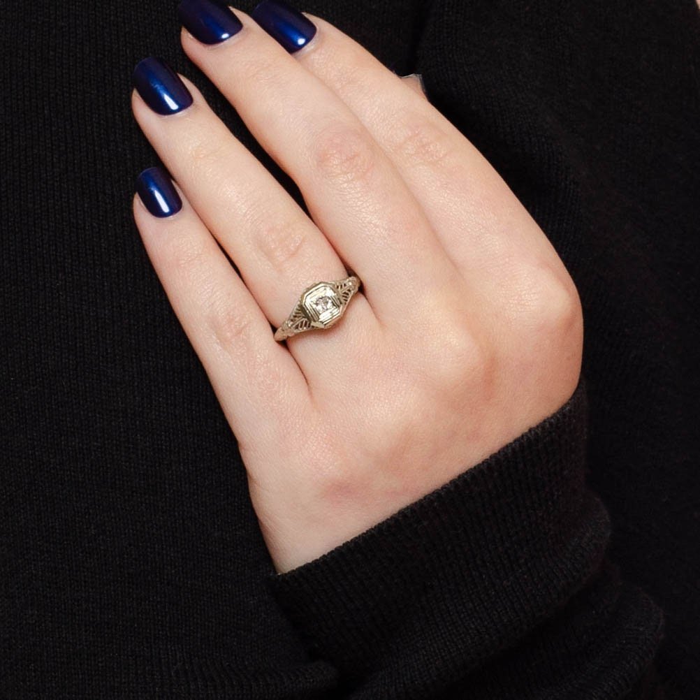 Art Deco Filigree Diamond Ring of 18k White Gold - Trademark Antiques