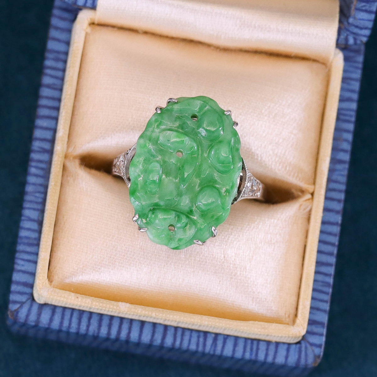 Art Deco Jade &amp; Diamond Ring of 9ct White Gold - Trademark Antiques