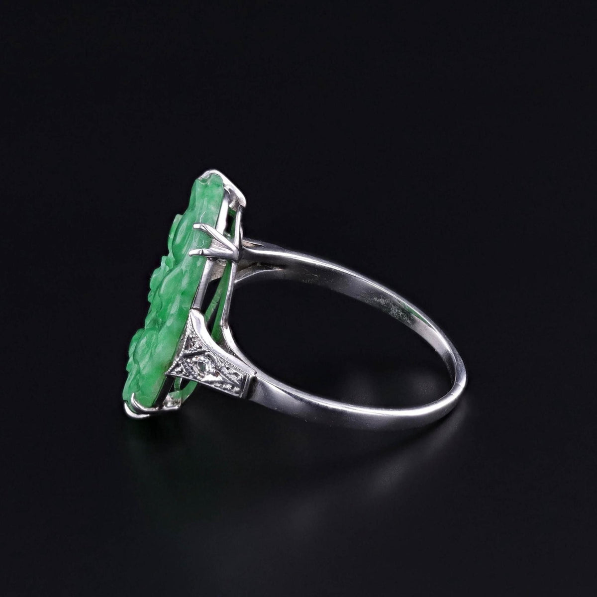 Art Deco Jade &amp; Diamond Ring of 9ct White Gold - Trademark Antiques