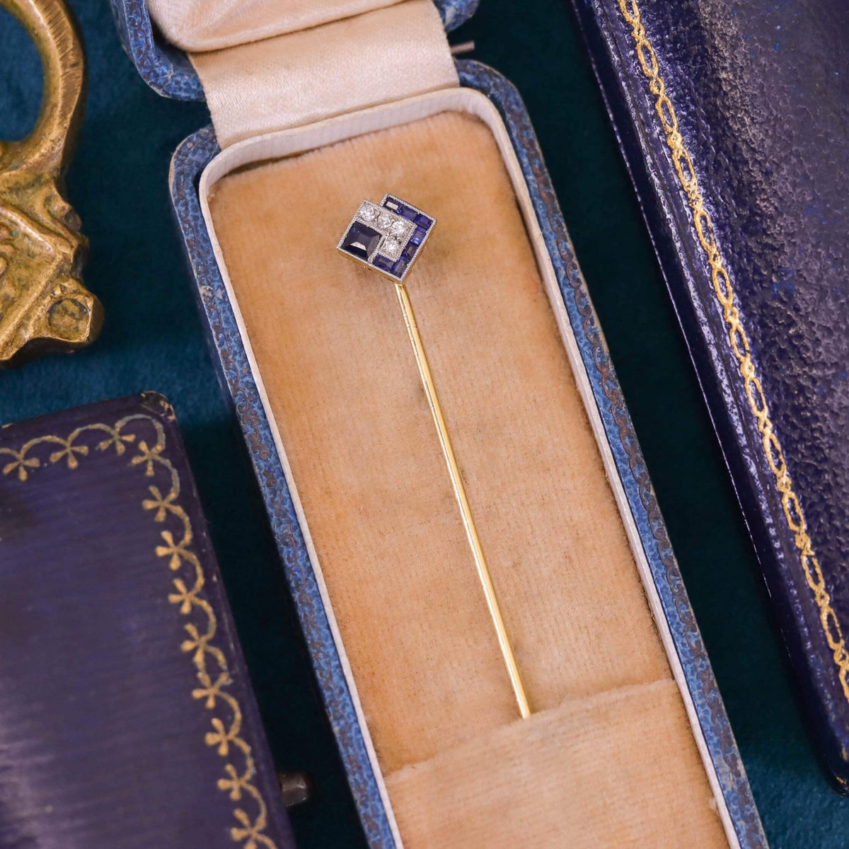 Art Deco Sapphire and Diamond Stickpin of Platinum and 18k Gold - Trademark Antiques