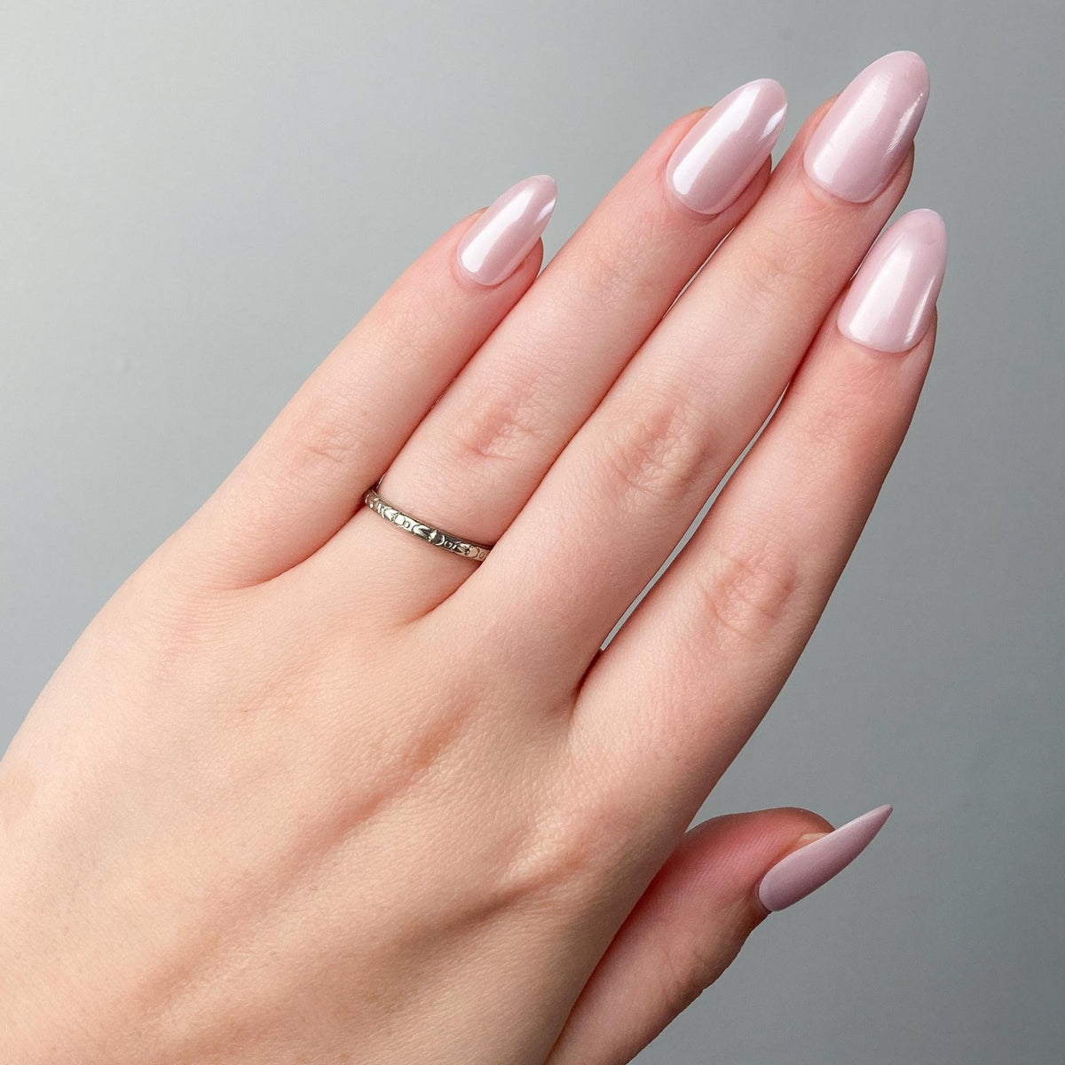 Art Deco Wedding Ring or Wedding Band of 18k Gold - Trademark Antiques