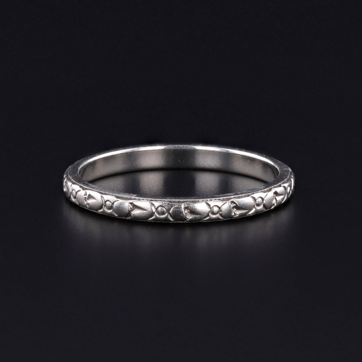 Art Deco Wedding Ring or Wedding Band of 18k Gold - Trademark Antiques