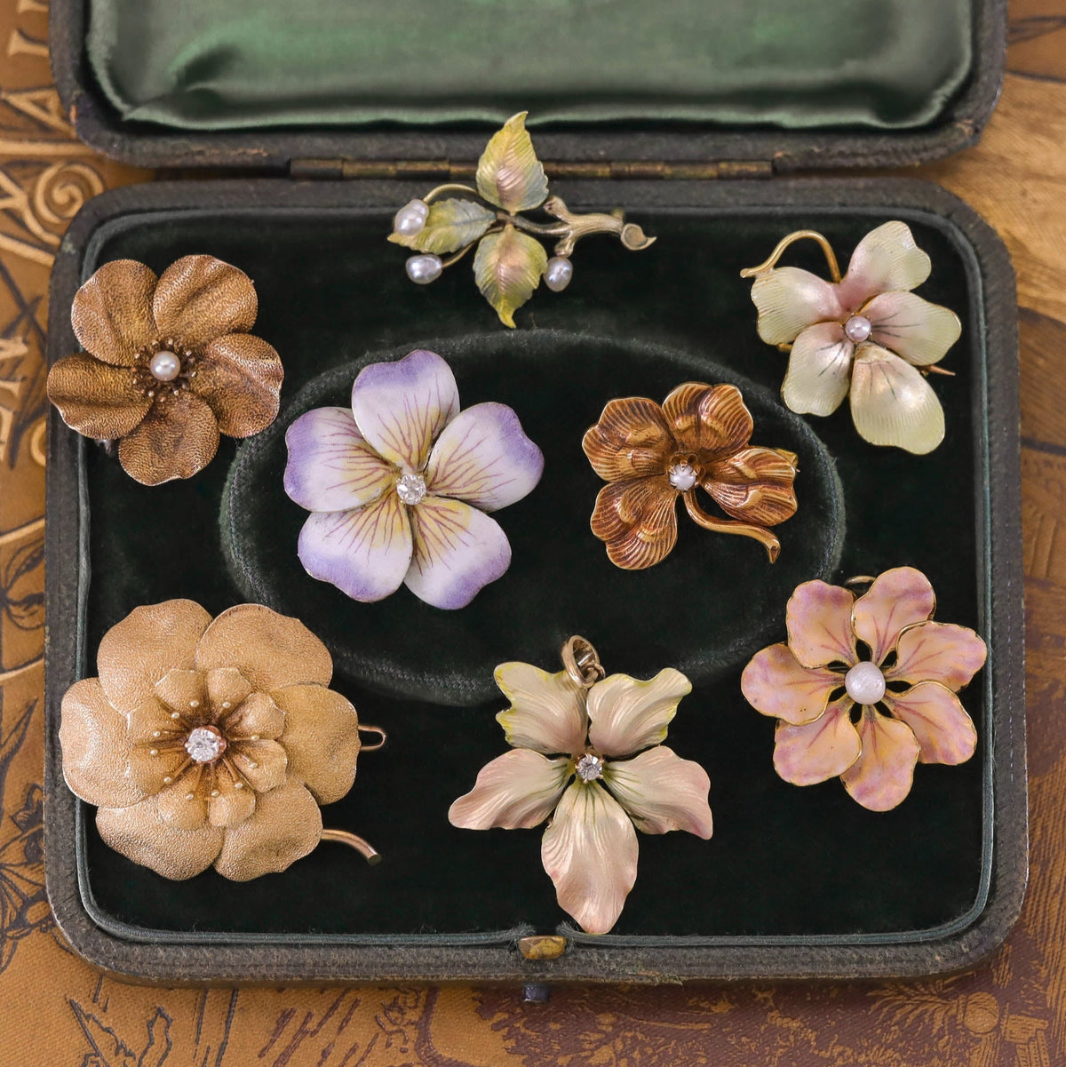 Art Nouveau Enamel and Pearl Brooch of 18k Gold - Trademark Antiques