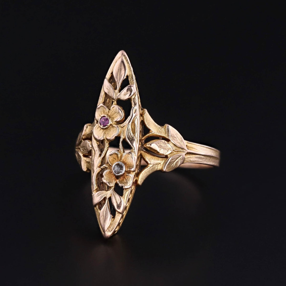 Art Nouveau Floral Ruby and Diamond Ring of 18k Gold - Trademark Antiques