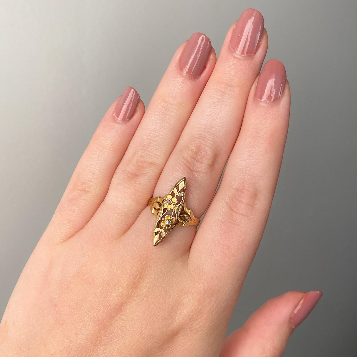 Art Nouveau Floral Ruby and Diamond Ring of 18k Gold - Trademark Antiques