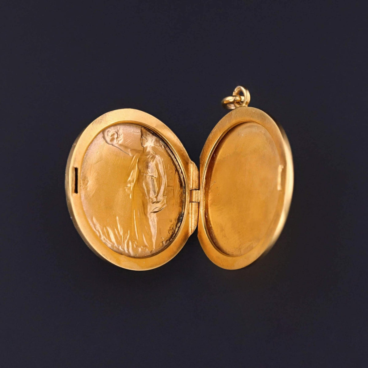 Art Nouveau Goddess Locket of 18k Gold - Trademark Antiques